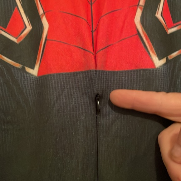 5T Spiderman Costume with a GREAT Mask and a front zipper as shown.Great costume - Picture 3 of 8